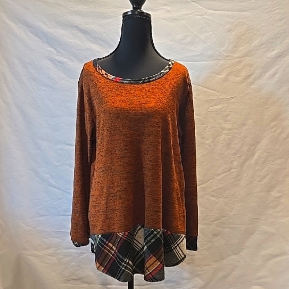 Cool Melon Orange and Black Crew Neck Sweater with Plaid Hem - Picture 1 of 4